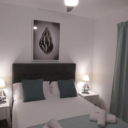 מלון דירות Nautico Boutique Apartments, By Comfortable Luxury - Adults Only קורלחו