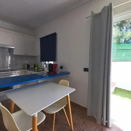 מלון דירות Nautico Boutique Apartments, By Comfortable Luxury - Adults Only קורלחו